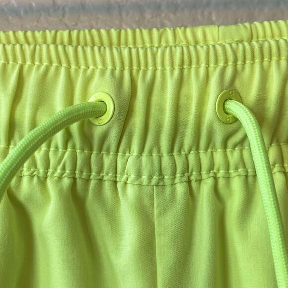 GAP Kids Boys XXXL (18) Quick-Dry Lined Neon Yellow Green Drawstring Shorts - Picture 2 of 8